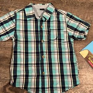 Nautica striped button youth Boys size 4 short sleeve button down plaid shirt